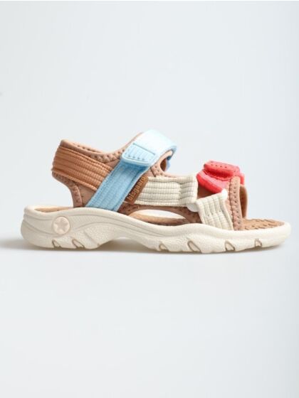 Bisgaard 74401.125.1760 sandaal Nico baby bl/coral